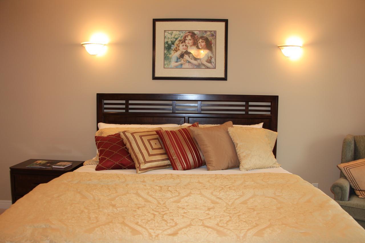 The White House Boutique B&B Niagara-on-the-Lake ภายนอก รูปภาพ