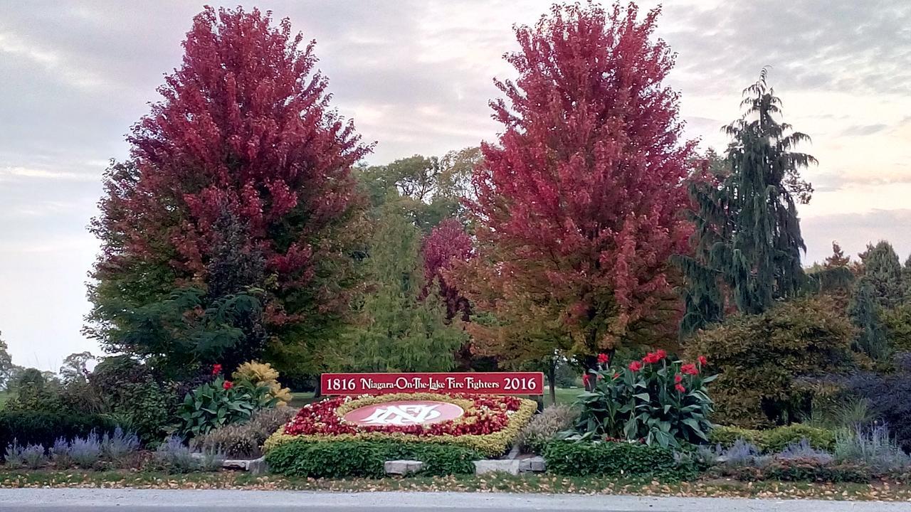The White House Boutique B&B Niagara-on-the-Lake ภายนอก รูปภาพ