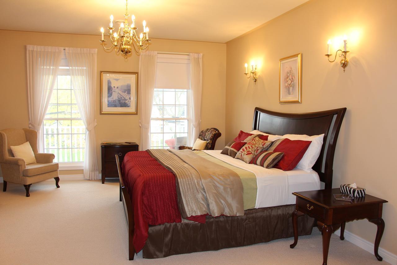 The White House Boutique B&B Niagara-on-the-Lake ภายนอก รูปภาพ